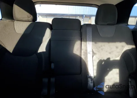 2016 Jeep Cherokee Latitude z USA, uszkodzony, nr VIN 1C4PJMCS6GW140321